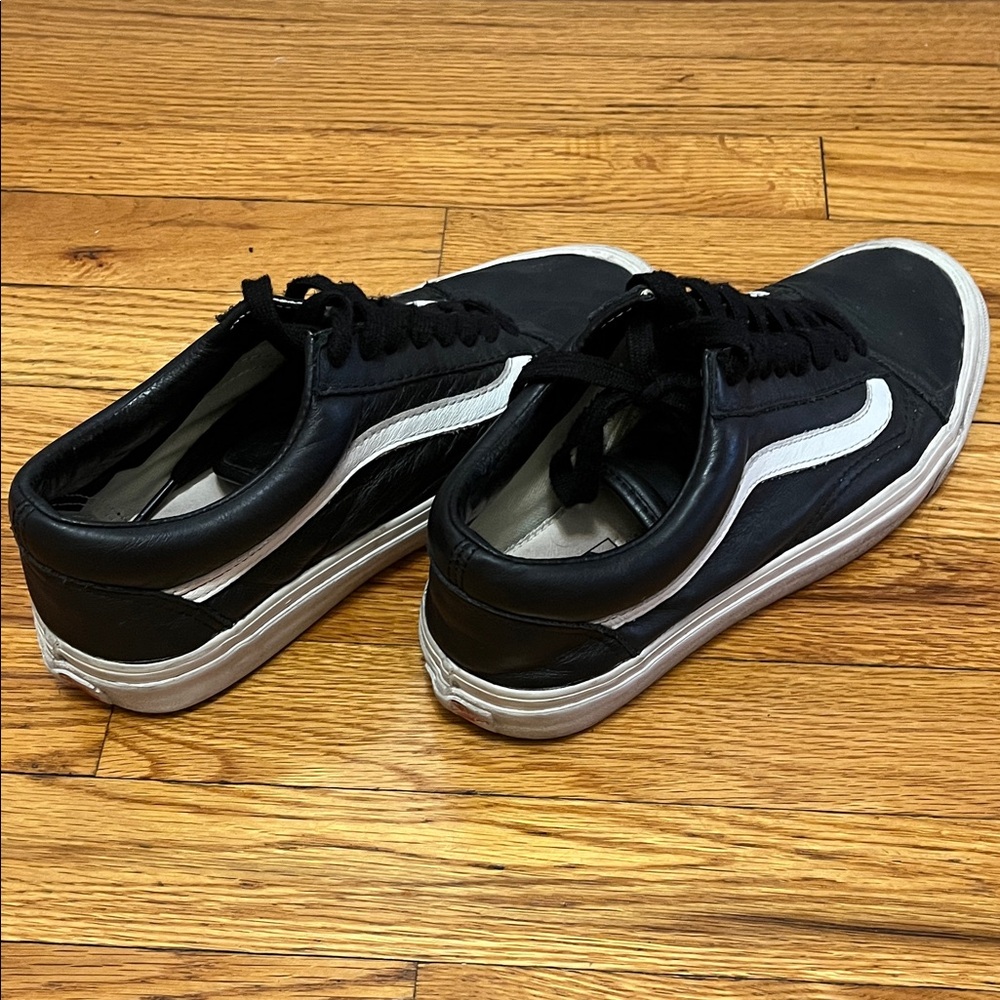 Vans Old Skool Black Sneakers - Picture 6 of 7